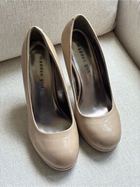 Madden Girl Taupe Platform Pumps